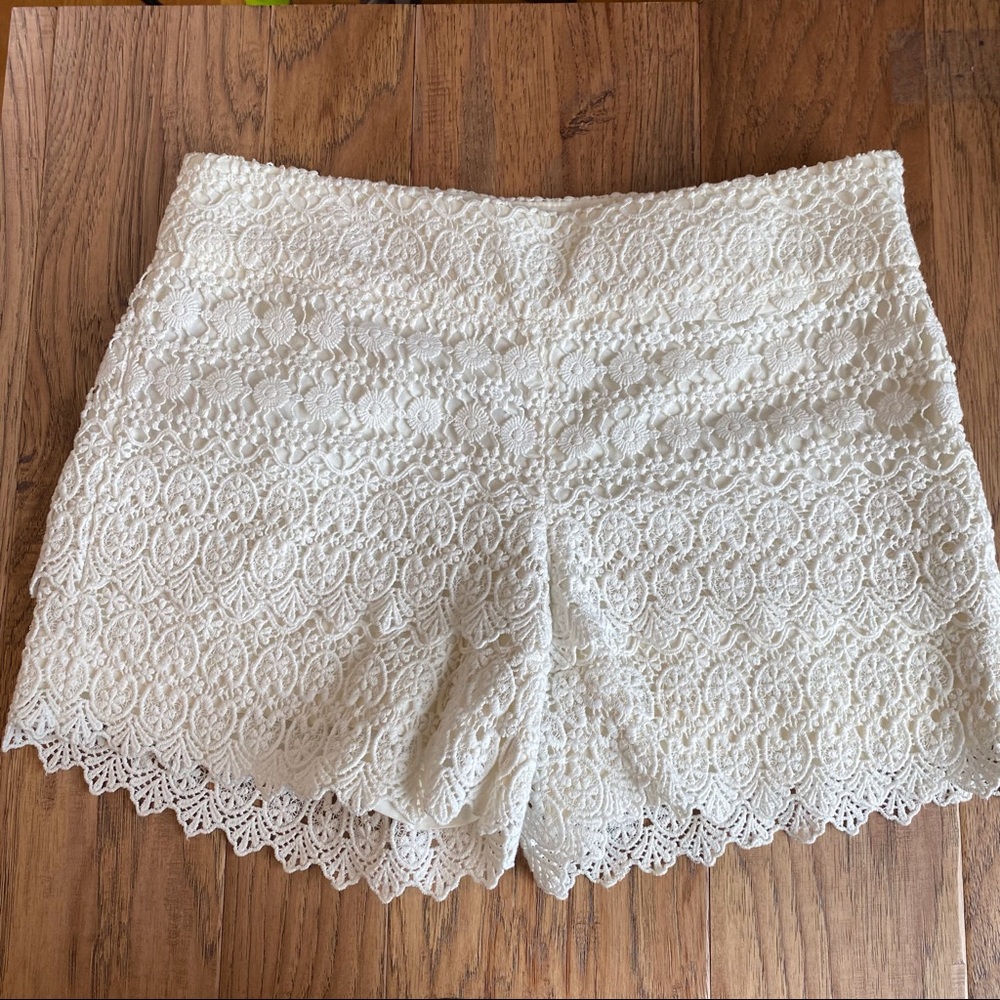 New With Tags Ann Taylor Loft Riviera Crochet Lace Shorts Size 2